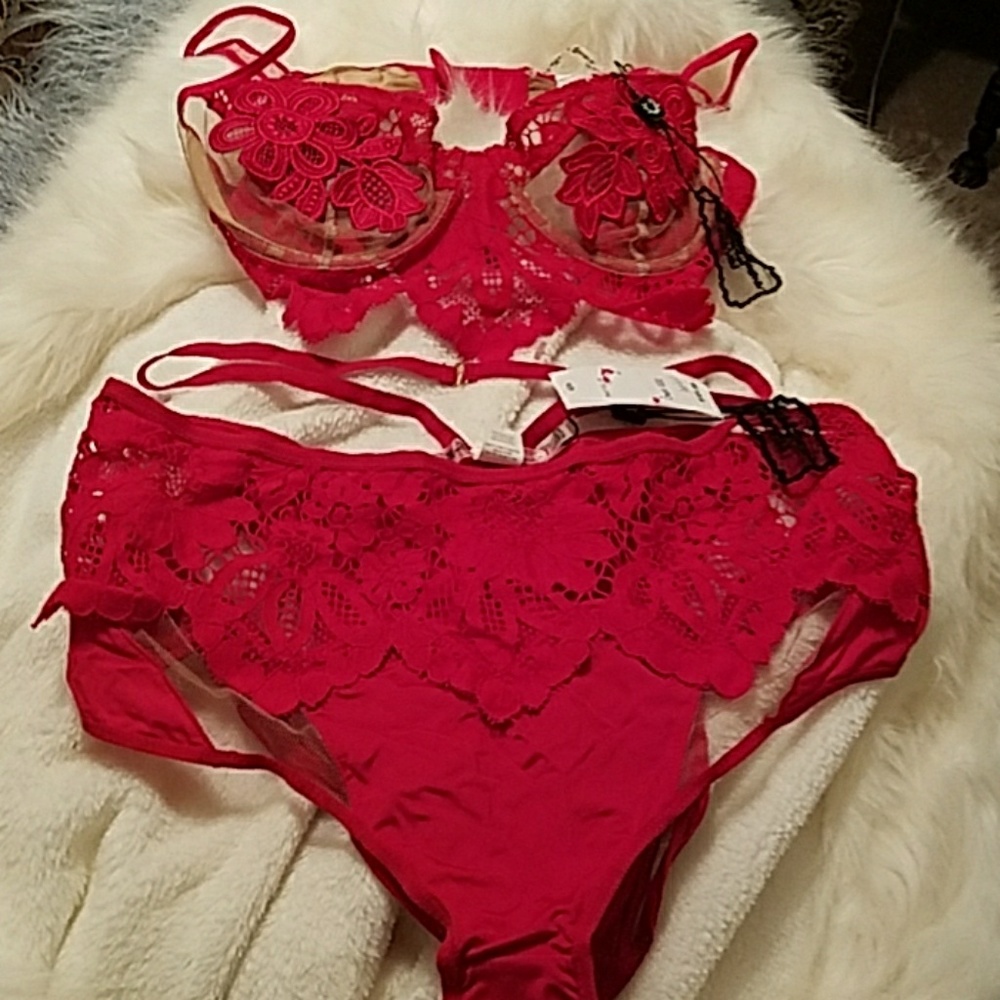 FOR LOVE AND LEMONS RUBY SET